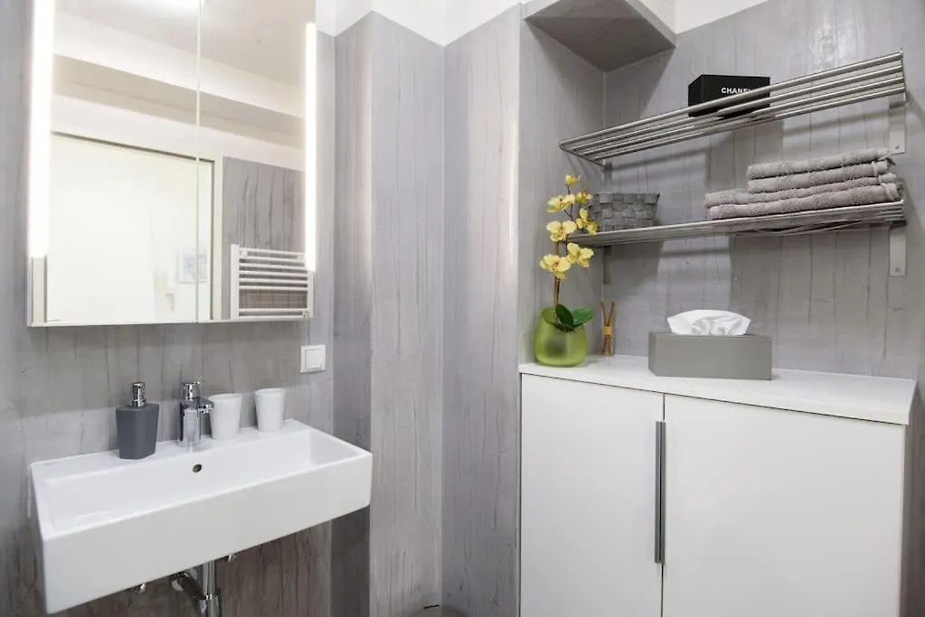 Designer Apartment - Centrally Located Vienna