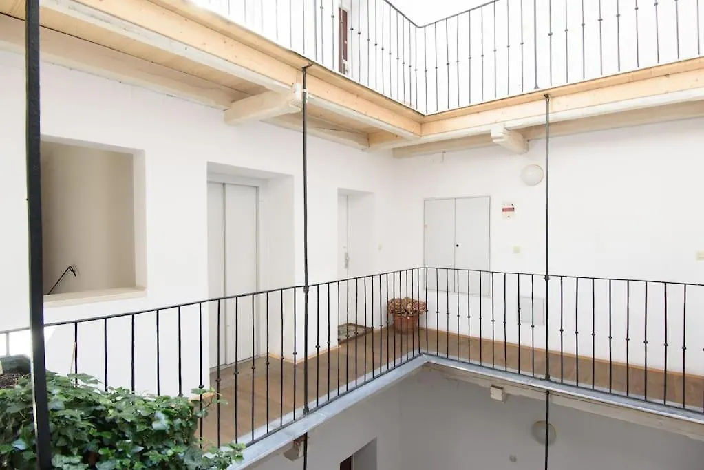 Designer Apartment - Centrally Located Vienna